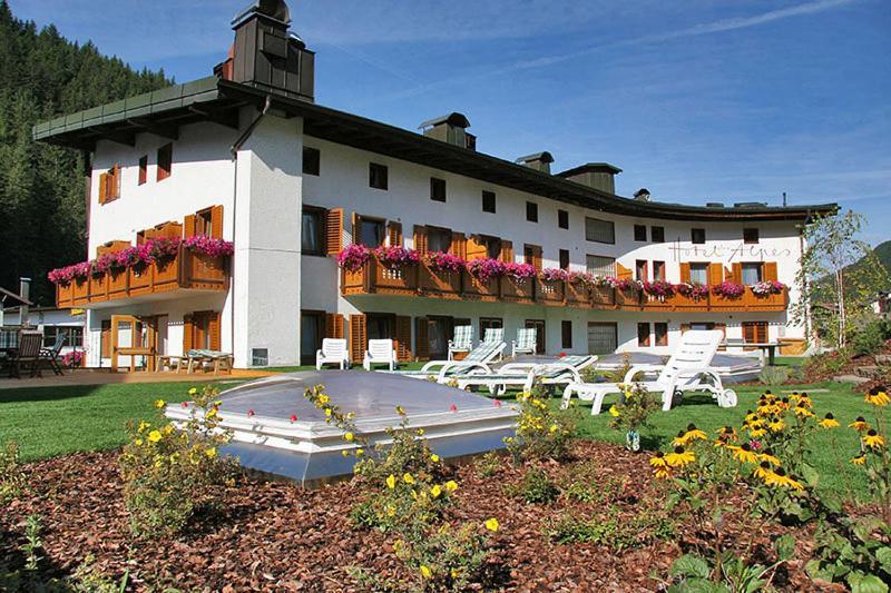 Hotel Des Alpes Selva di Val Gardena Exterior foto